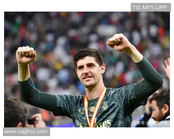 足球明星不仅实力超群还拥有俊朗外表引领时尚潮流